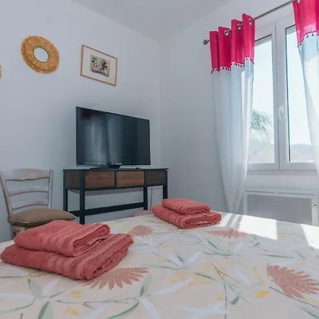 Villa Moderne Avec Piscine Dans Village Calme Venejan