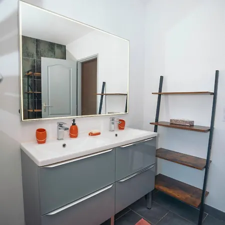 Вилла Moderne Avec Piscine Dans Village Calme *