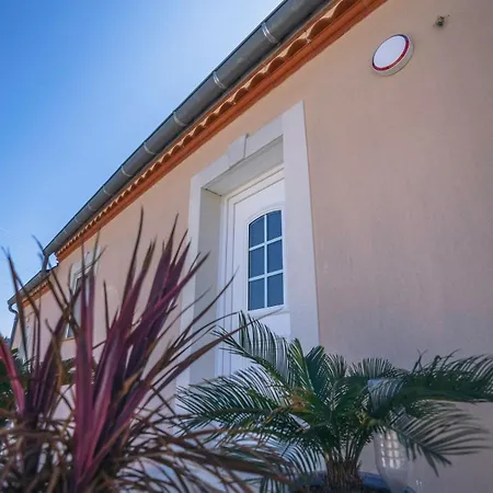 Moderne Avec Piscine Dans Village Calme Villa *