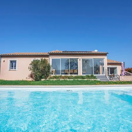 Villa Moderne Avec Piscine Dans Village Calme