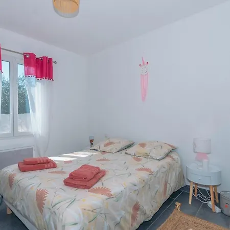 Вилла Moderne Avec Piscine Dans Village Calme Venejan