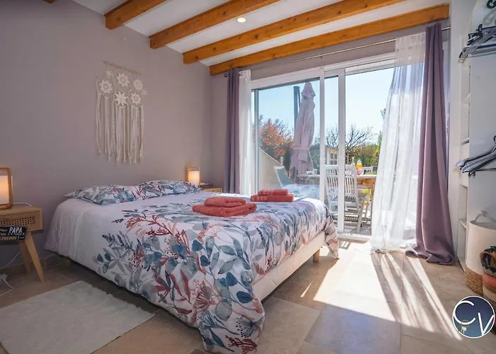 Moderne Avec Piscine Dans Village Calme *