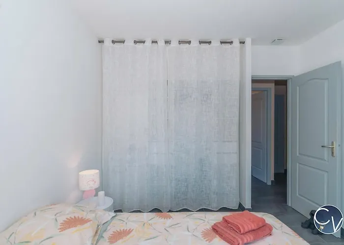 Moderne Avec Piscine Dans Village Calme فيلة Vénéjan