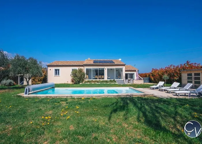 Moderne Avec Piscine Dans Village Calme *