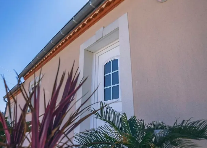 Moderne Avec Piscine Dans Village Calme فيلة *