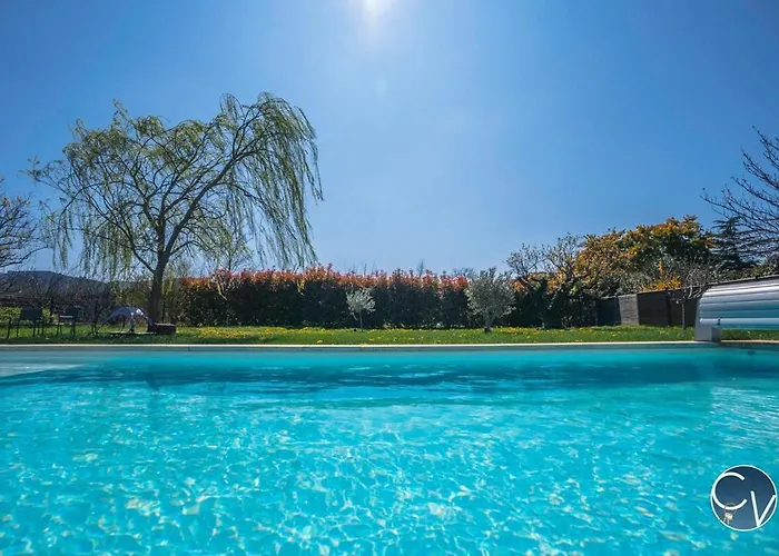 فيلة Moderne Avec Piscine Dans Village Calme *